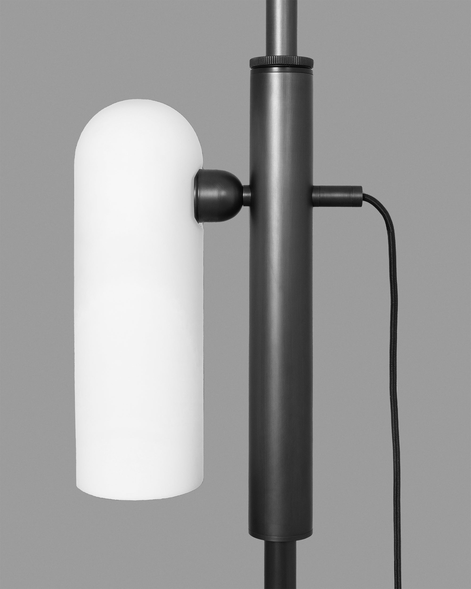 Schwung Odyssey 1 Black Gunmetal Floor Lamp